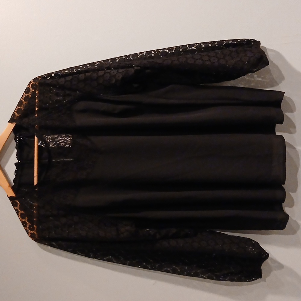Torrid Georgette Lace Mix Sleeve Top, size  14-16, black color.